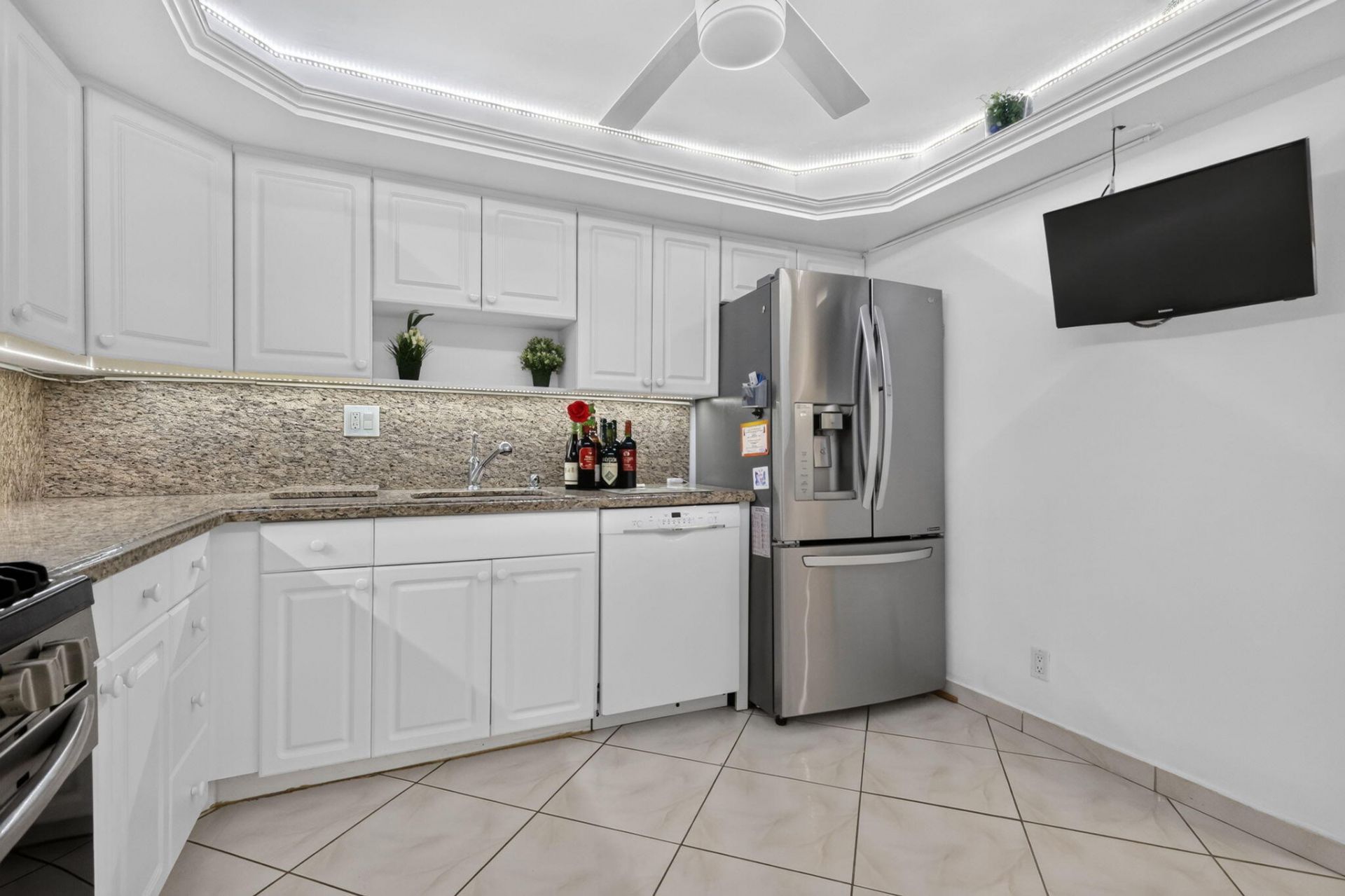 3140 S Ocean Drive, Unit 410, Hallandale Beach, FL 33009 Photo