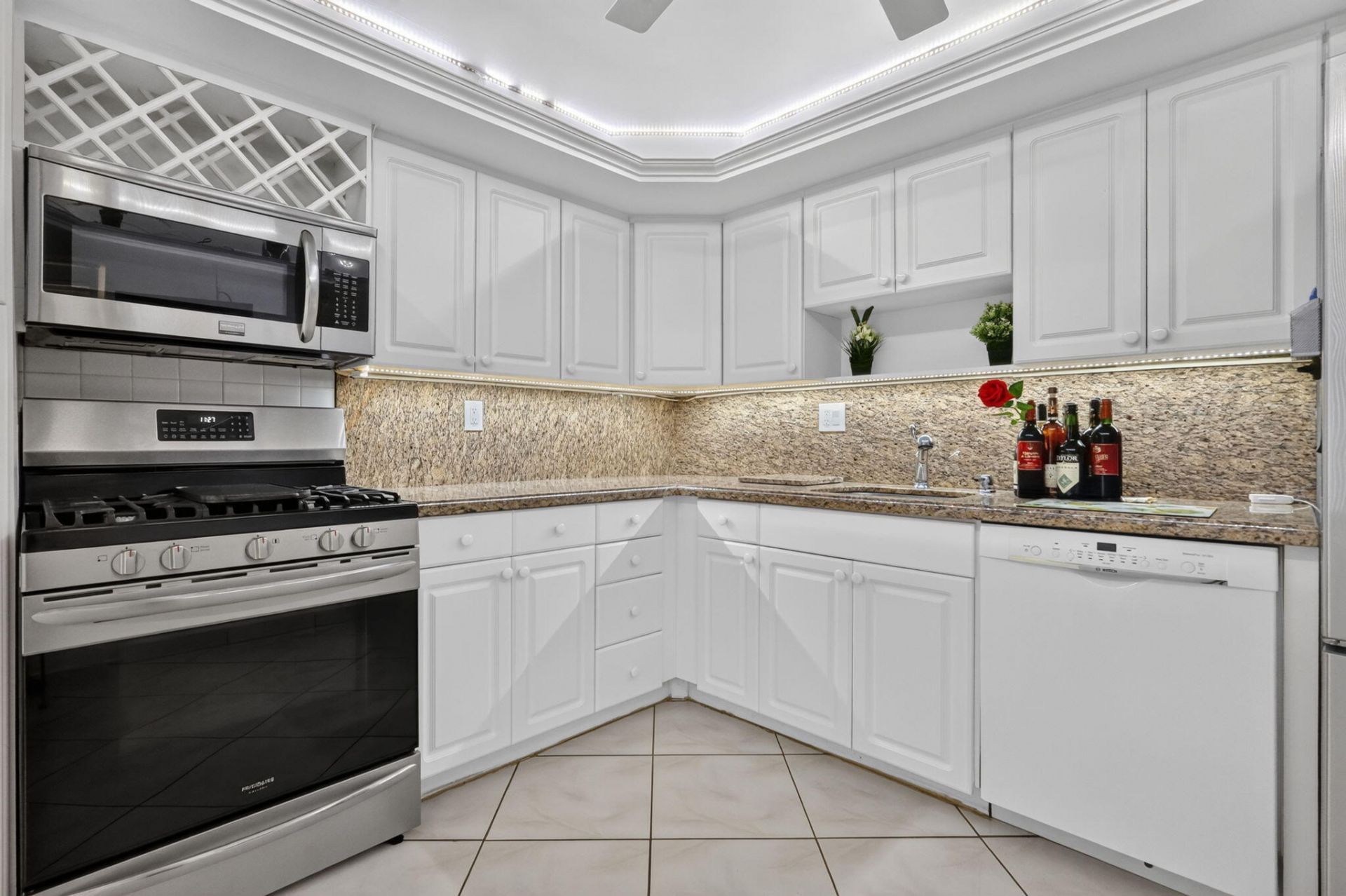 3140 S Ocean Drive, Unit 410, Hallandale Beach, FL 33009 Photo