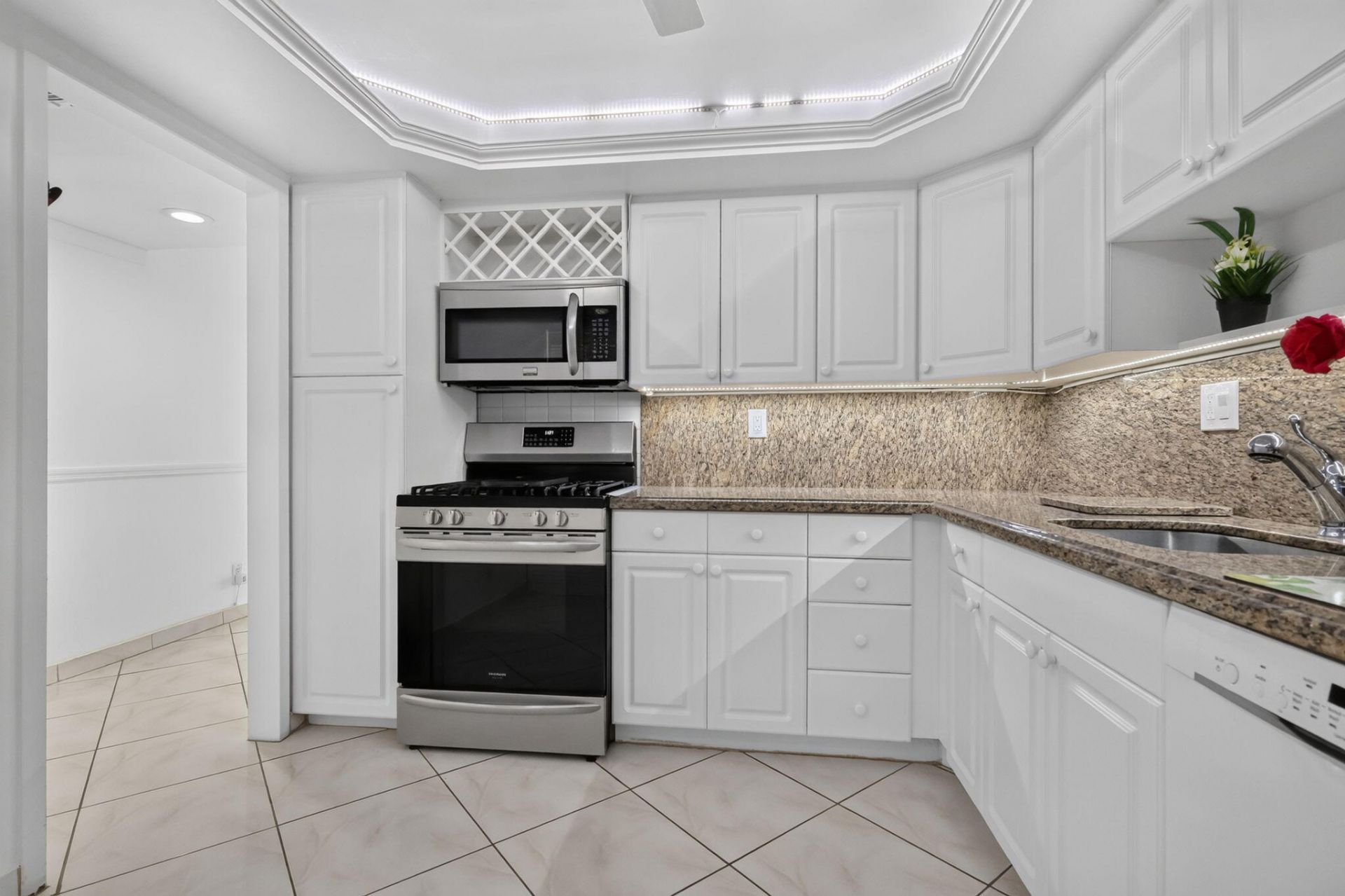 3140 S Ocean Drive, Unit 410, Hallandale Beach, FL 33009 Photo