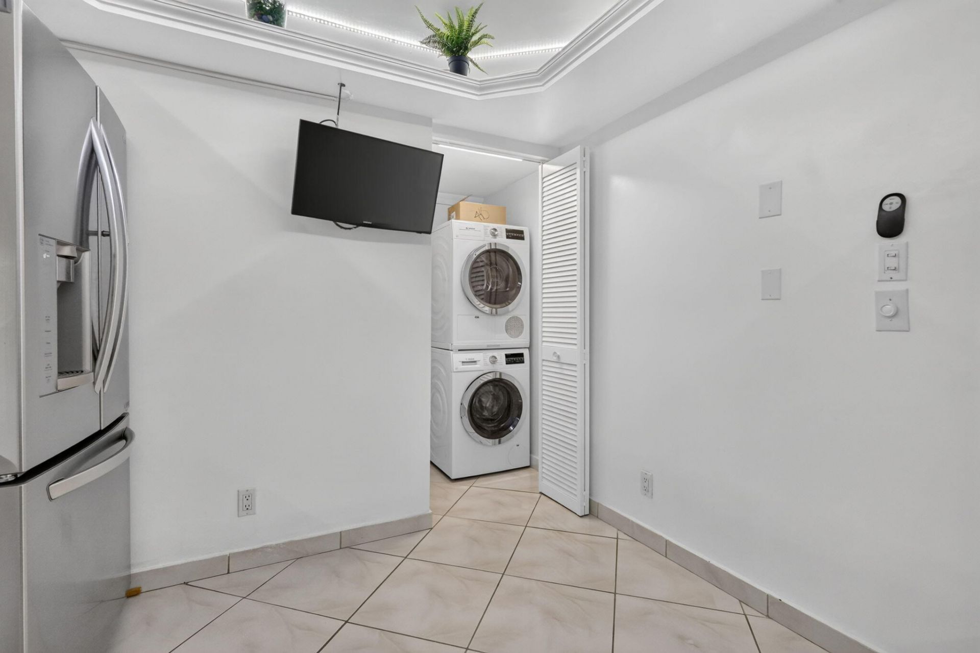 3140 S Ocean Drive, Unit 410, Hallandale Beach, FL 33009 Photo