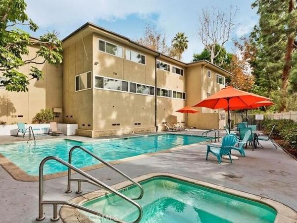11138 Aqua Vista Street, Unit 9, Studio City, CA 91602