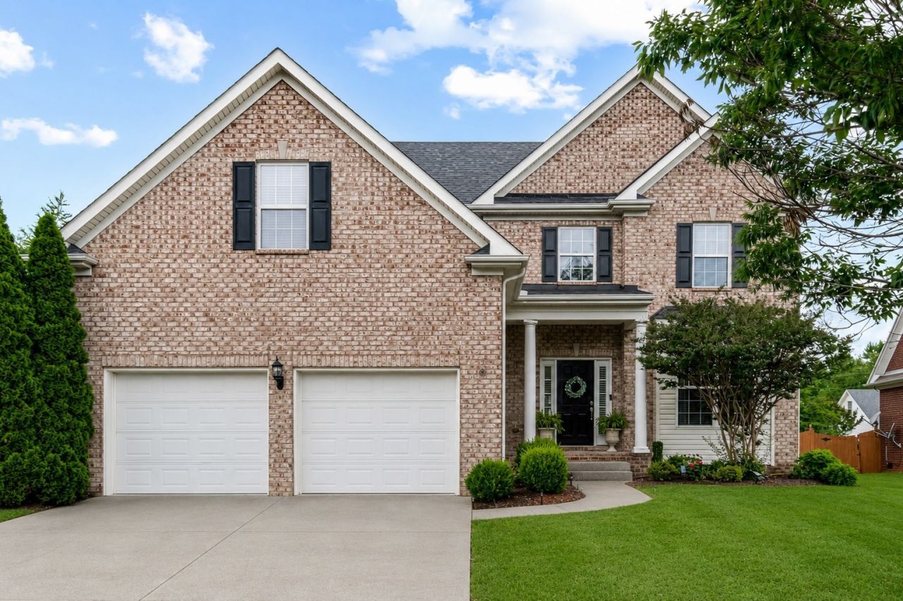 1018 Brixworth Dr, Thompsons Station, TN 37179 Main Photo