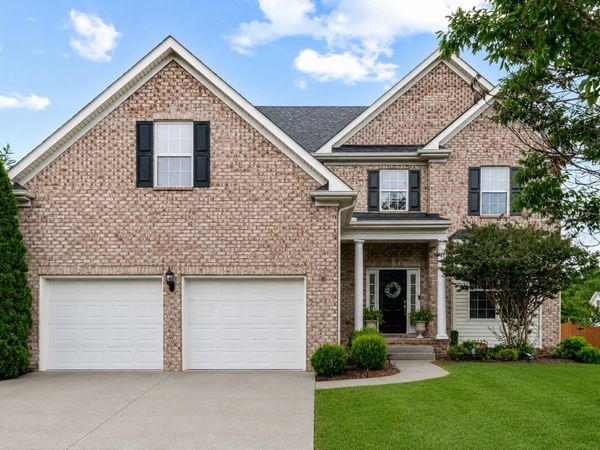 1018 Brixworth Dr, Thompsons Station, TN 37179