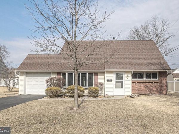 131 HEDGE ROAD, LEVITTOWN, PA 19056