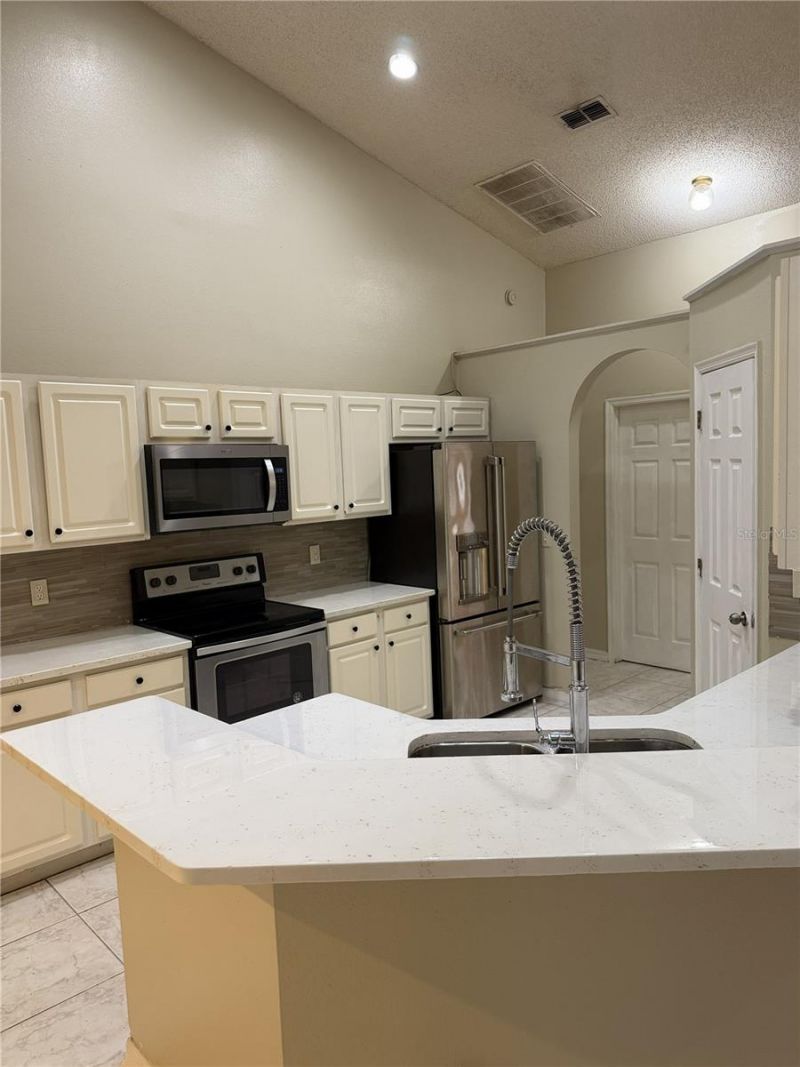 3733 Weetamoo Circle, Orlando, FL 32818 Photo