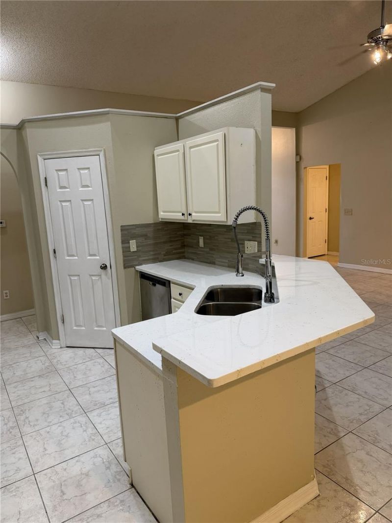 3733 Weetamoo Circle, Orlando, FL 32818 Photo