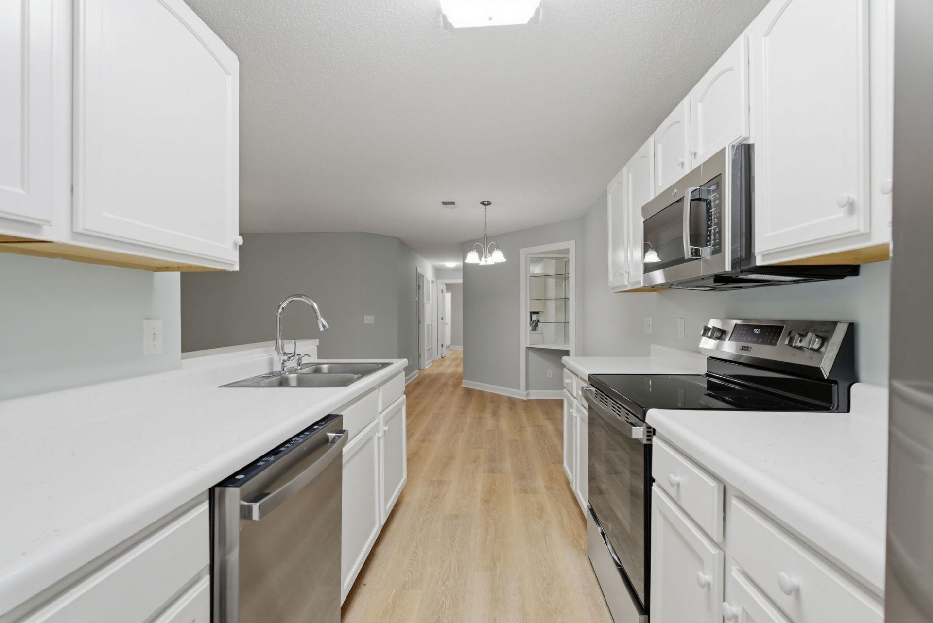 4390 Daphne Ln. Photo 11