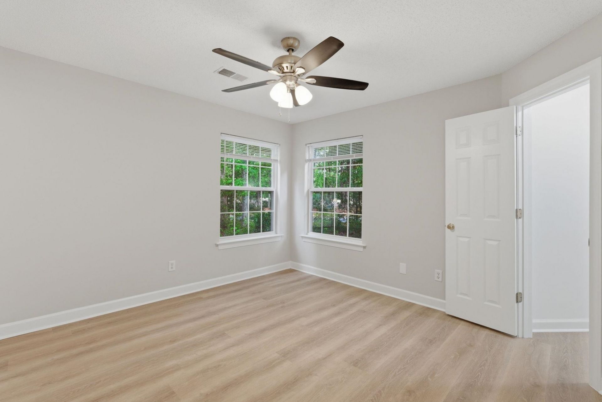 4390 Daphne Ln. Photo 33