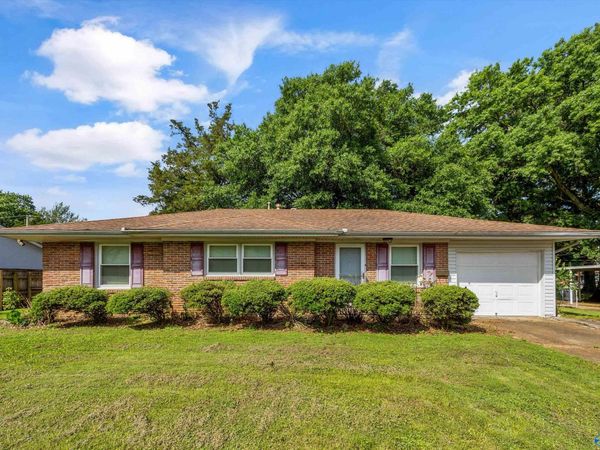 2119 Windover Drive NE, Huntsville, AL 35811