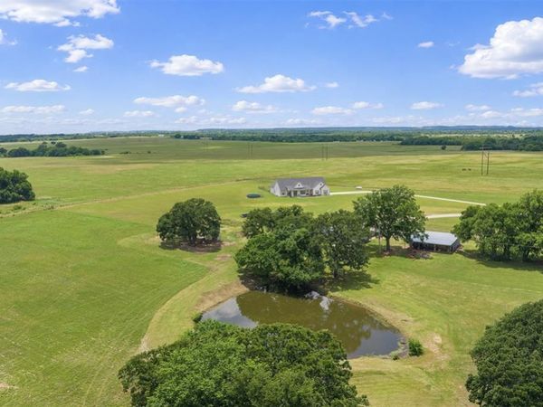 24796 E County Road 1580 , Elmore City, OK 73433