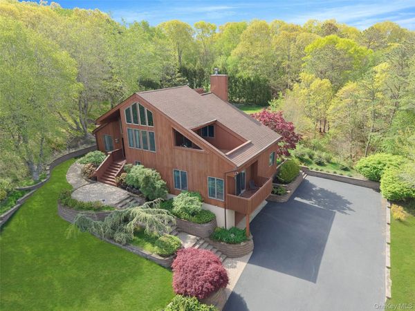 72 Jean Court , Riverhead, NY 11901
