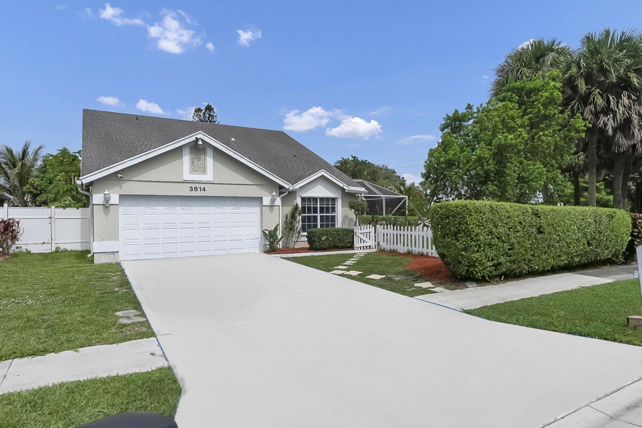 3814 Circle Lake Drive, West Palm Beach, FL 33417 Main Photo