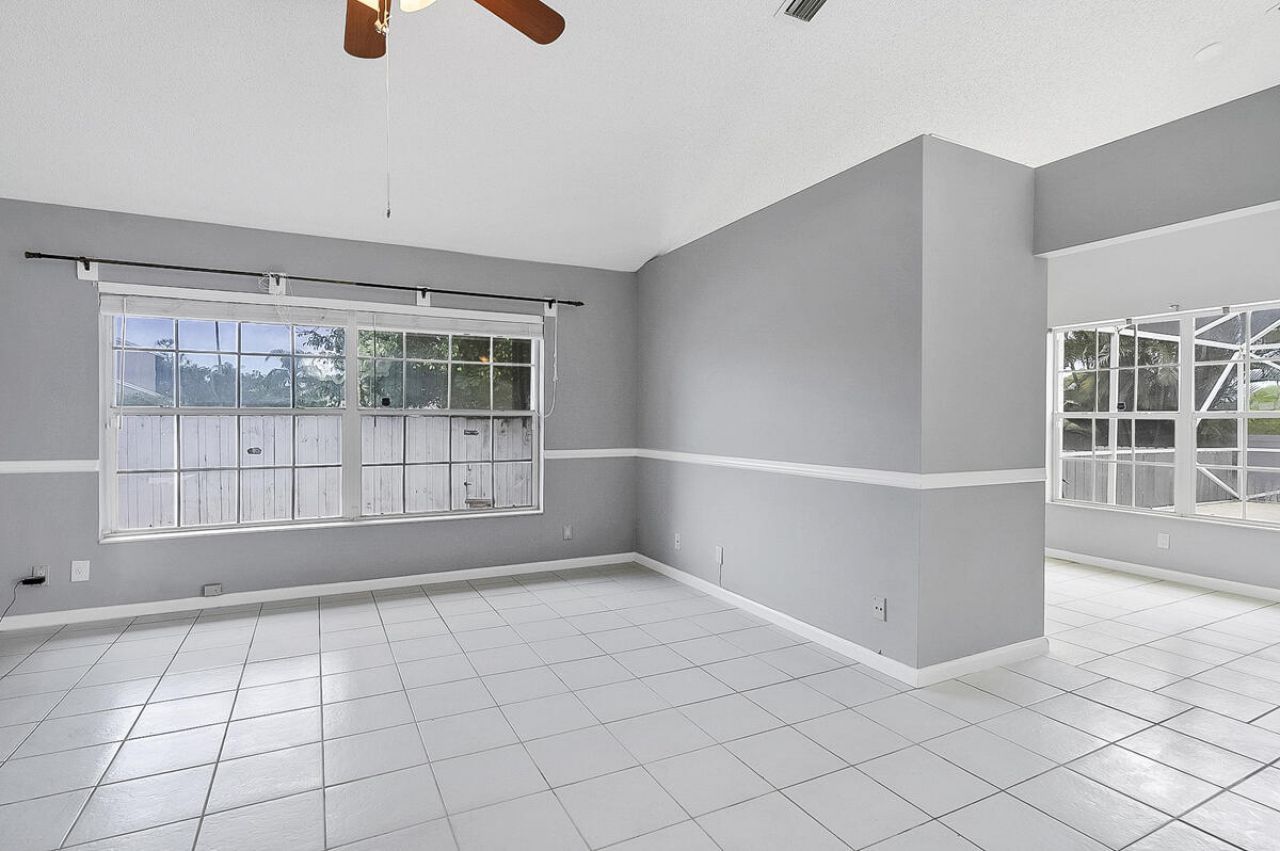3814 Circle Lake Drive, West Palm Beach, FL 33417 Photo