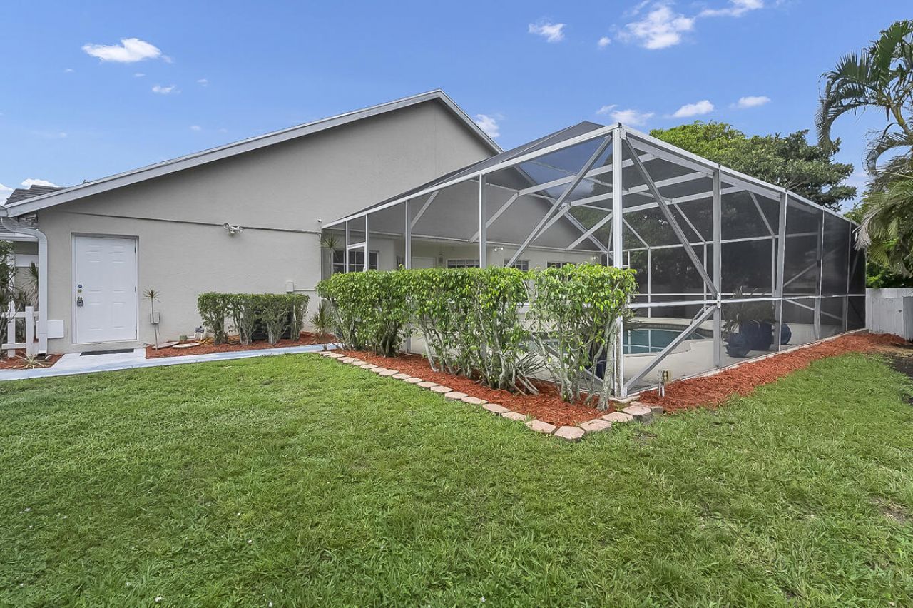 3814 Circle Lake Drive, West Palm Beach, FL 33417 Photo
