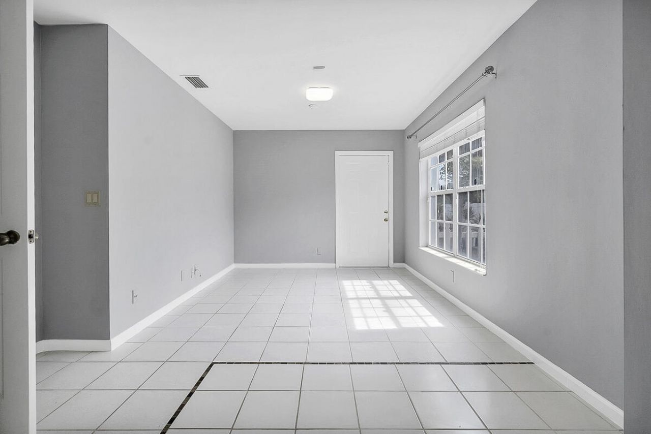 3814 Circle Lake Drive, West Palm Beach, FL 33417 Photo