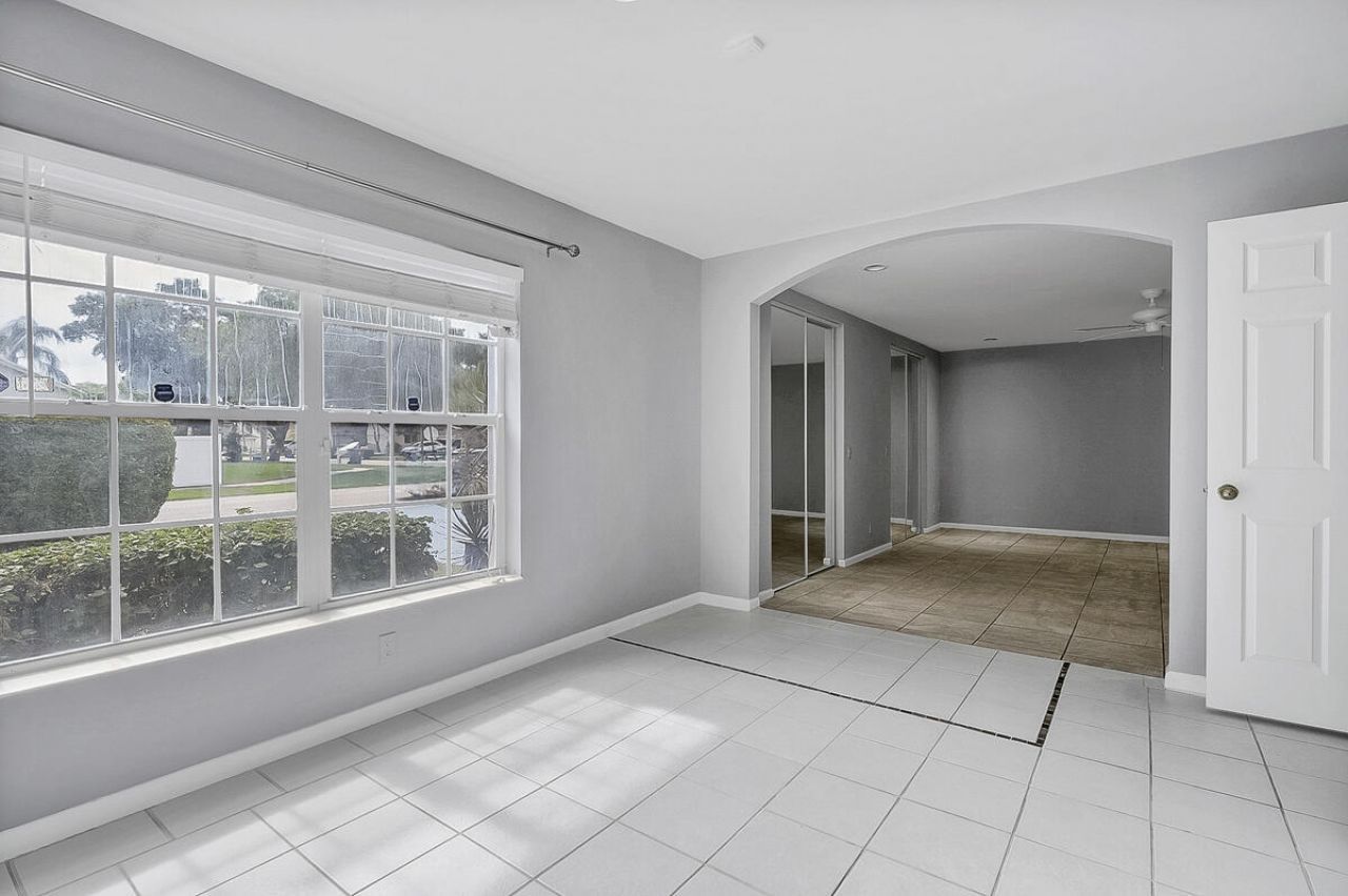 3814 Circle Lake Drive, West Palm Beach, FL 33417 Photo