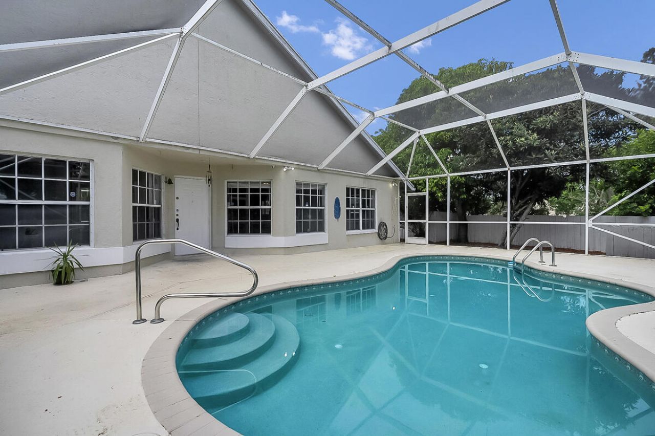 3814 Circle Lake Drive, West Palm Beach, FL 33417 Photo