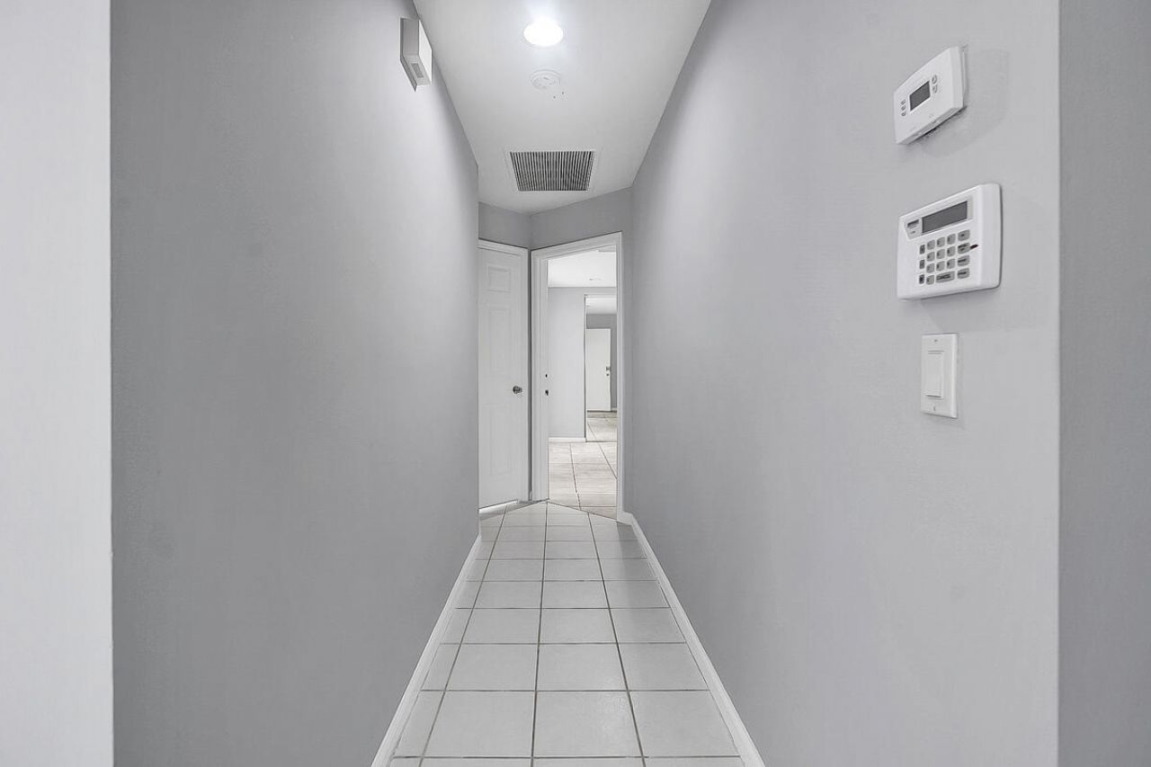 3814 Circle Lake Drive, West Palm Beach, FL 33417 Photo