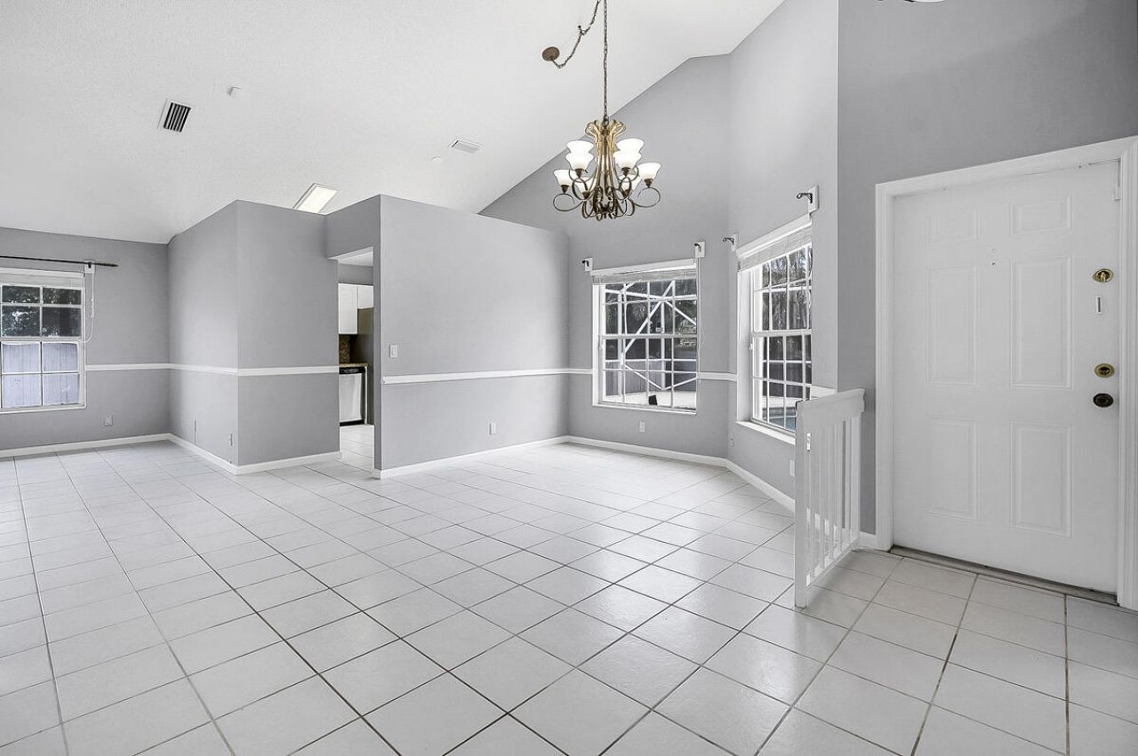 3814 Circle Lake Drive, West Palm Beach, FL 33417 Photo