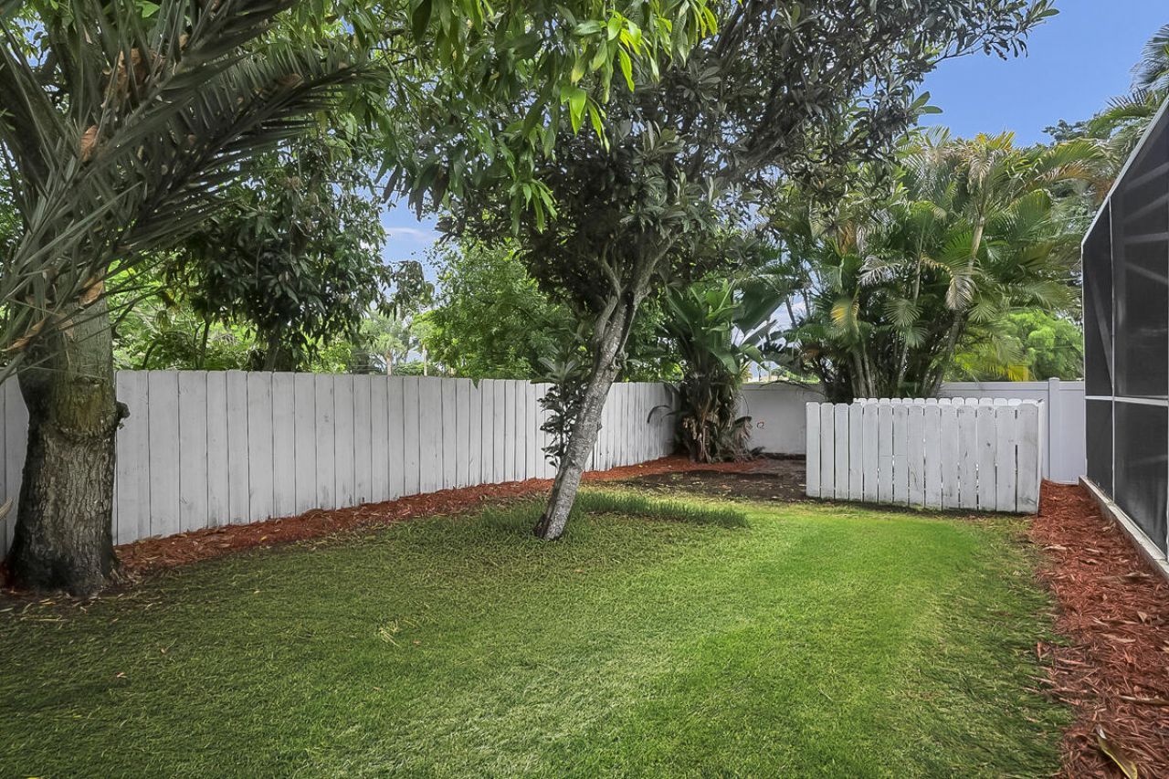 3814 Circle Lake Drive, West Palm Beach, FL 33417 Photo