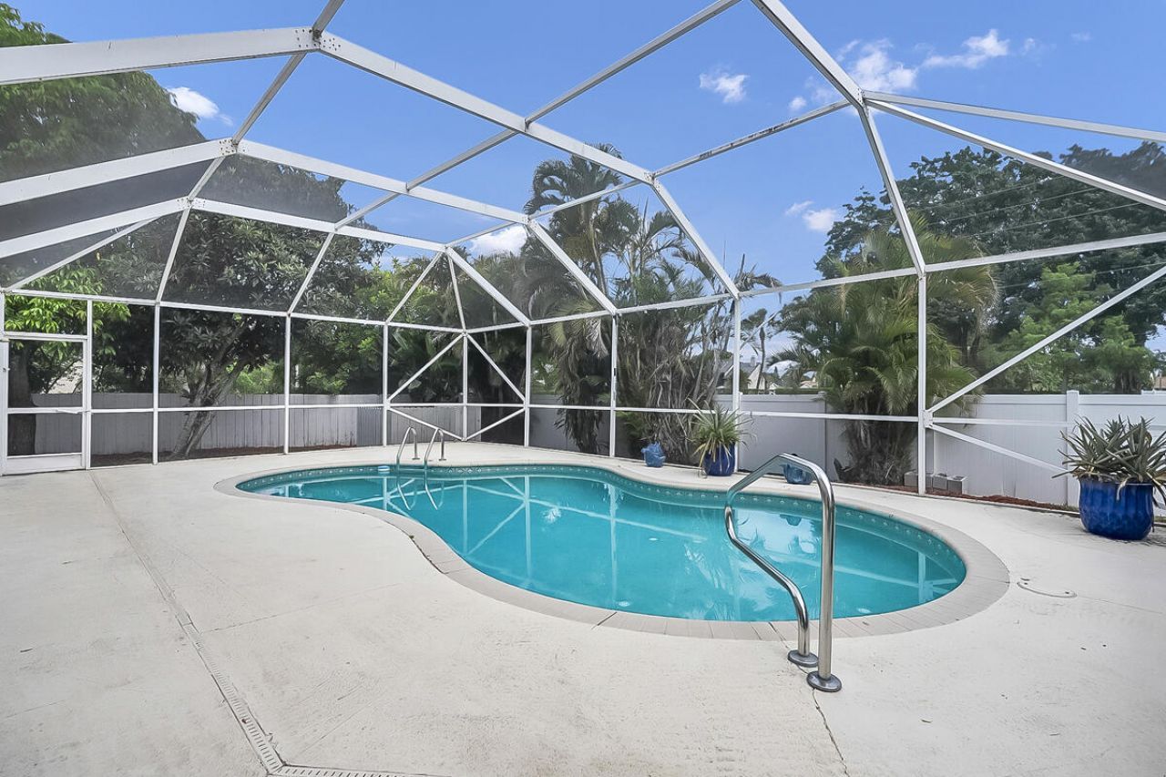 3814 Circle Lake Drive, West Palm Beach, FL 33417 Photo