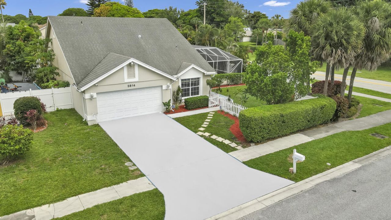 3814 Circle Lake Drive, West Palm Beach, FL 33417 Photo