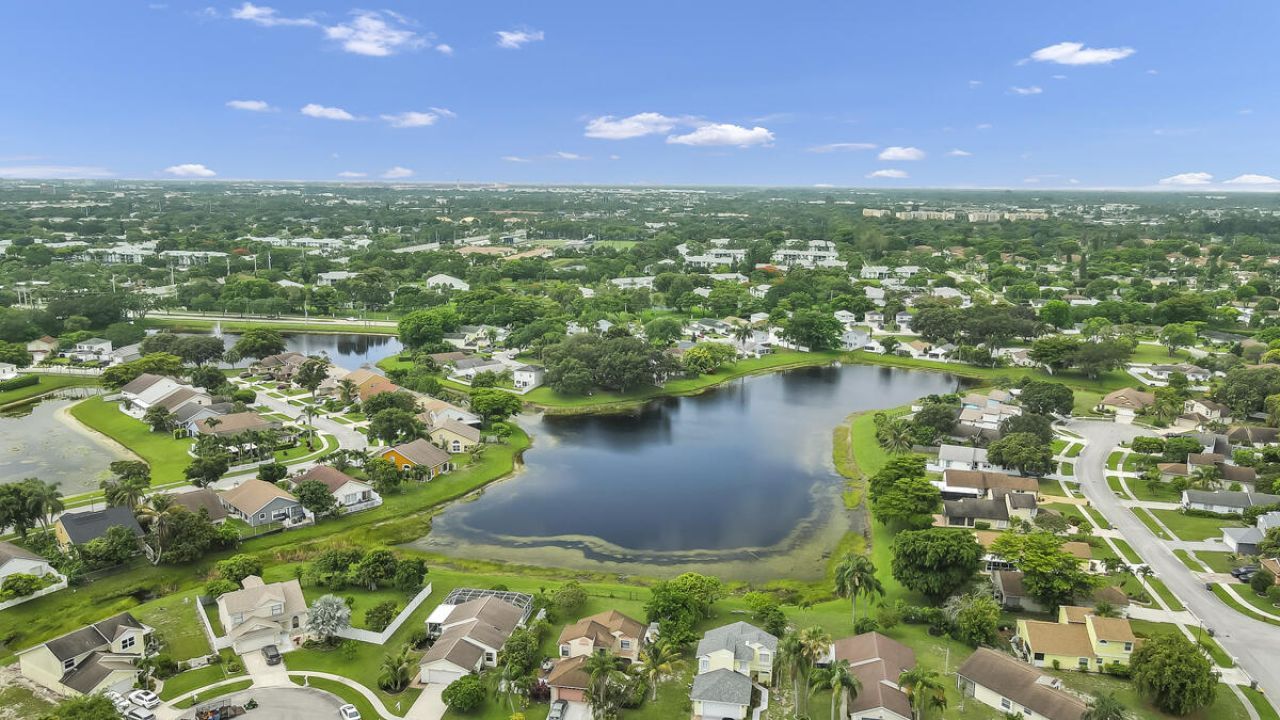 3814 Circle Lake Drive, West Palm Beach, FL 33417 Photo