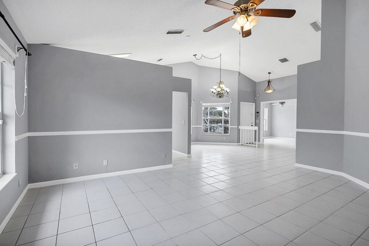 3814 Circle Lake Drive, West Palm Beach, FL 33417 Photo