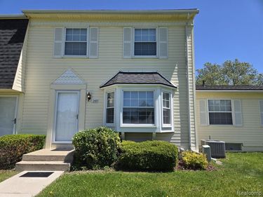 269 Lake Village Drive, Walled Lake, MI 48390