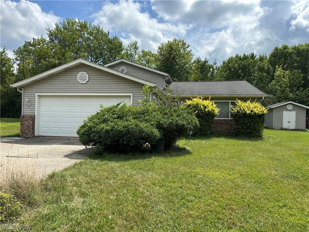 25235 Suwanee Avenue , Oakwood, OH 44146 Main Photo