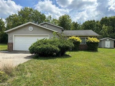25235 Suwanee Avenue , Oakwood, OH 44146