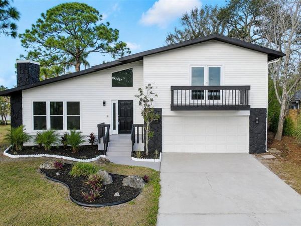 5667 CREEKWOOD DRIVE , SARASOTA, FL 34233