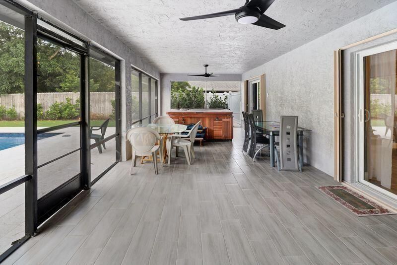 615 NE 15th Place, Boynton Beach, FL 33435 Photo
