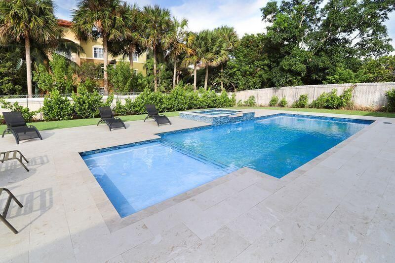 615 NE 15th Place, Boynton Beach, FL 33435 Photo