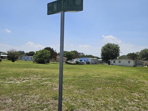 1909 N 16th Street, Fort Pierce, FL 34950