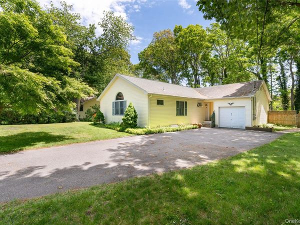 47 Suffolk Road, Hampton Bays, NY 11946