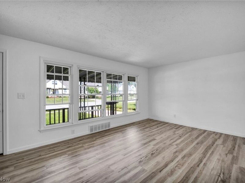 424 E 308th Street, Willowick, OH 44095 Photo 12