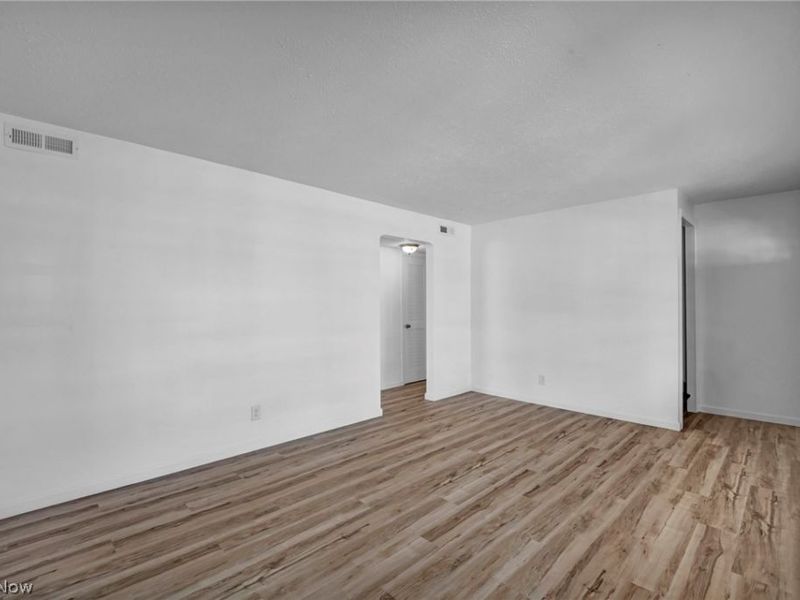 424 E 308th Street, Willowick, OH 44095 Photo 13