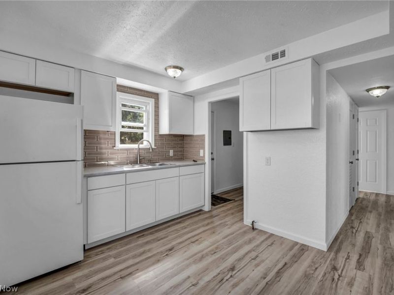 424 E 308th Street, Willowick, OH 44095 Photo 16