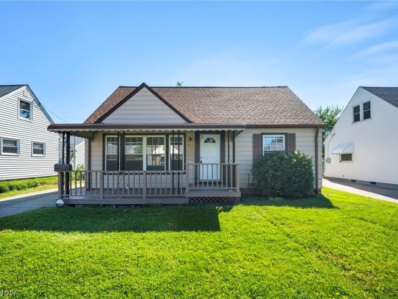424 E 308th Street, Willowick, OH 44095 Photo 3