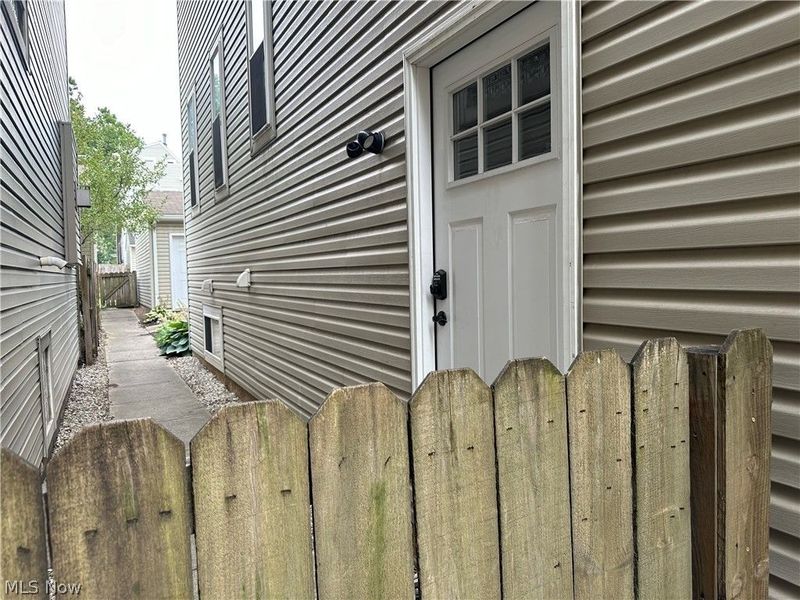 2188 W 6th Street , Unit DOWN, Cleveland, OH 44113 Photo 4