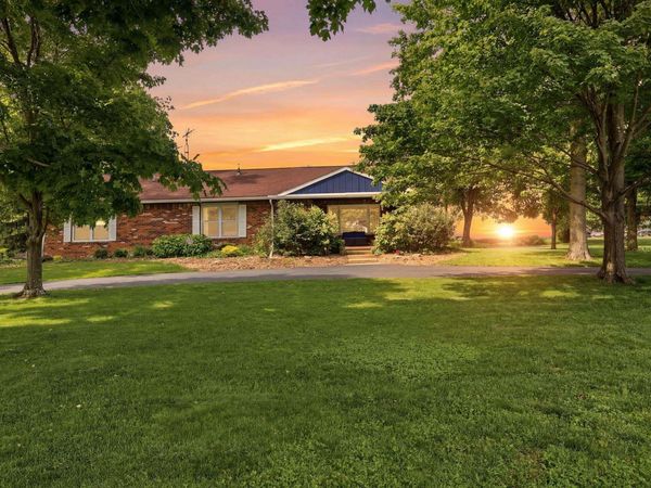 526 W Reade Avenue, Upland, IN 46989