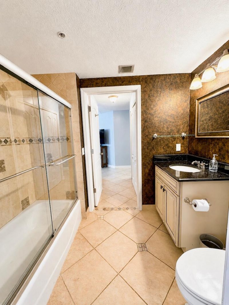 11031 Legacy Boulevard, Unit 202, Palm Beach Gardens, FL 33410 Photo