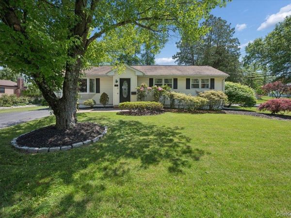 2 Debra Lee Court, West Nyack, NY 10994
