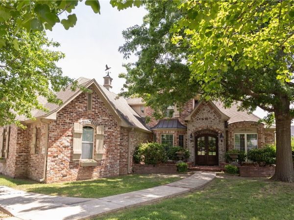 5401 S 44th Street , Rogers, AR 72758