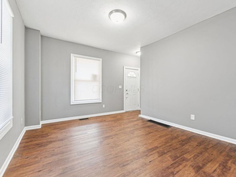 274 E Barthman Avenue , Columbus, OH 43207 Photo 13