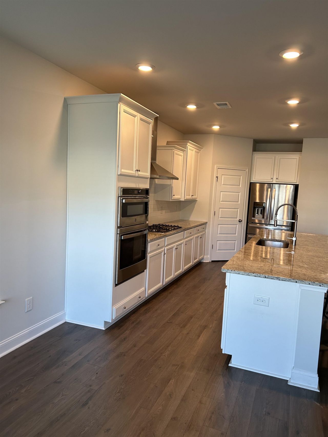 2404 Blue Crane Circle  Photo 5