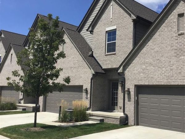 1028 LAMB Road, Troy, MI 48085