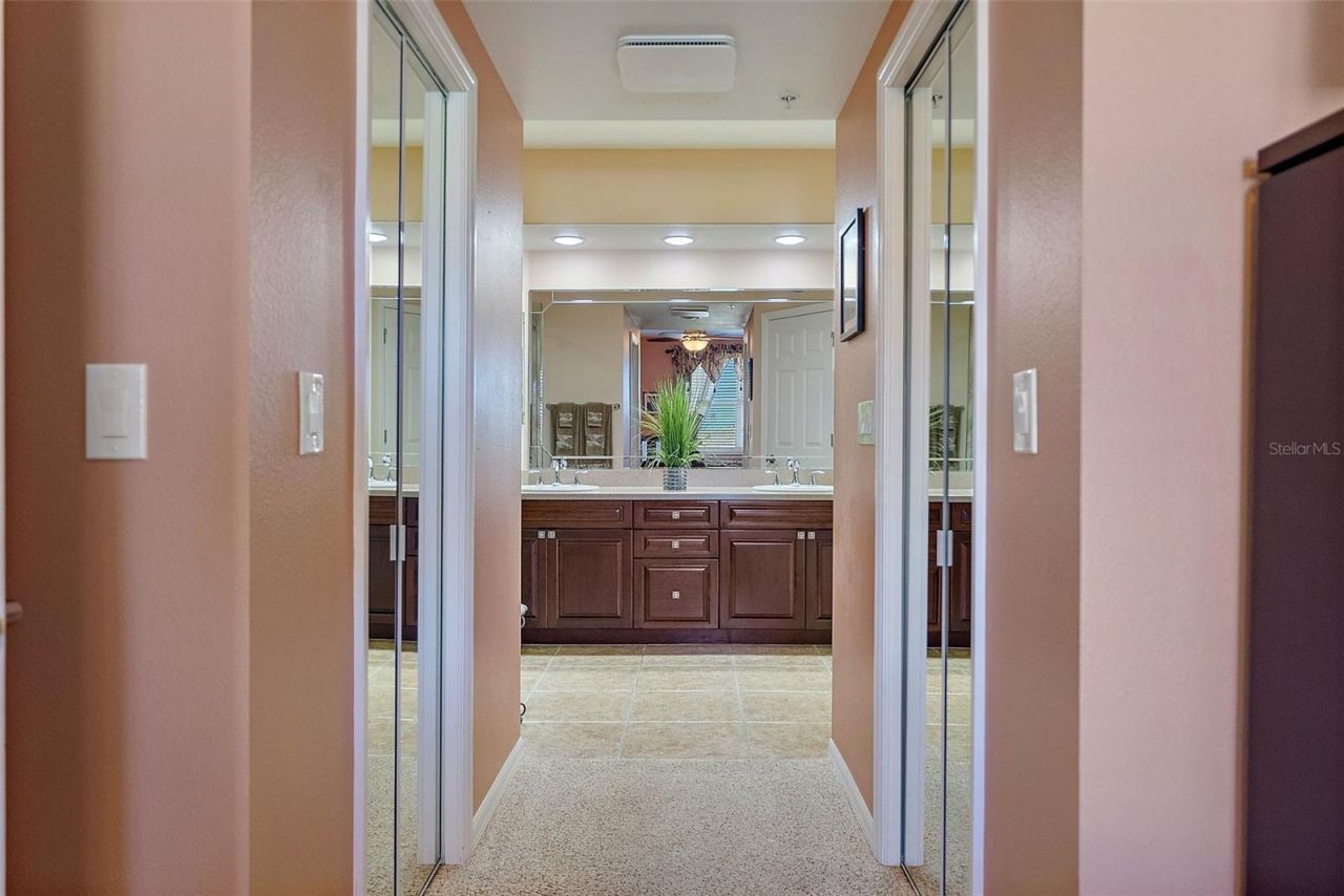 960 Starkey Road, Unit 5406, Largo, FL 33771 Photo