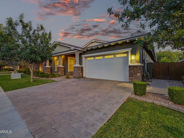 2929 E APPALOOSA Road, Gilbert, AZ 85296